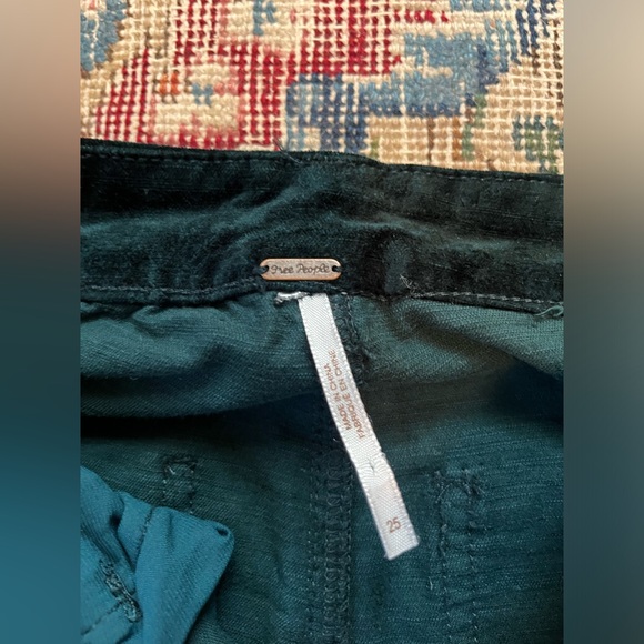 Free People Velvet Emerald Green Pants - size 24/25 - Picture 3 of 5